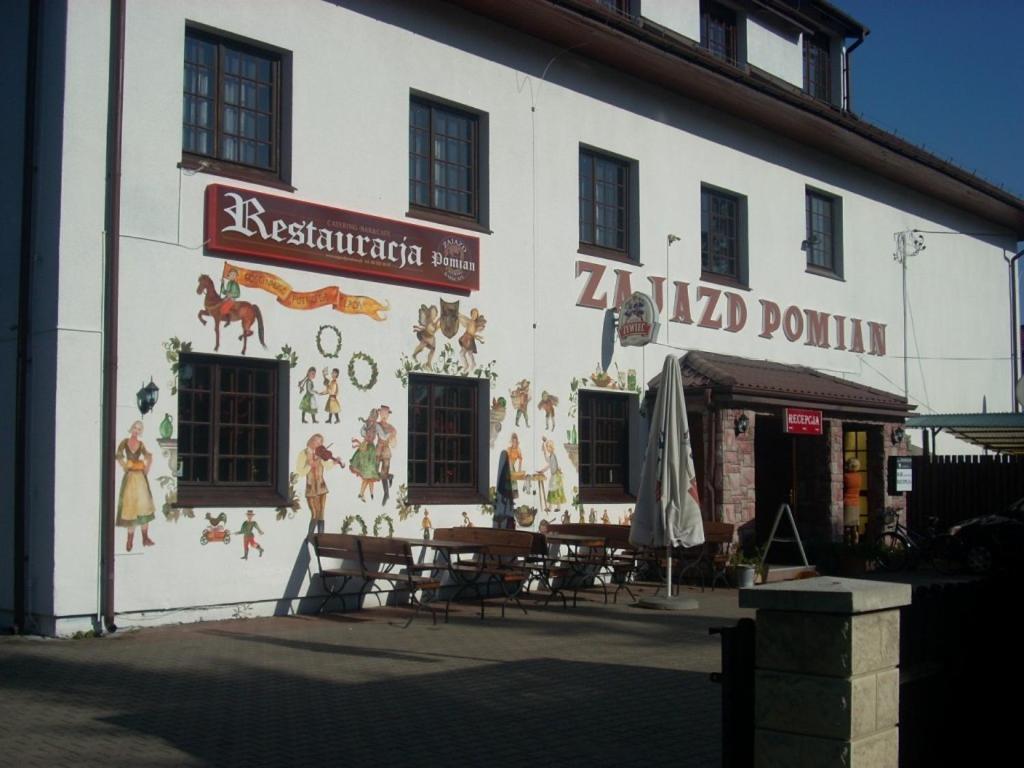 Zajazd Pomian Ozarów Mazowiecki Exterior foto