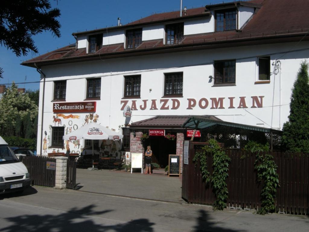 Zajazd Pomian Ozarów Mazowiecki Exterior foto